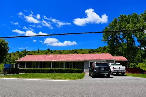 5002 B F Buchanan Hwy, Tazewell, VA 24651