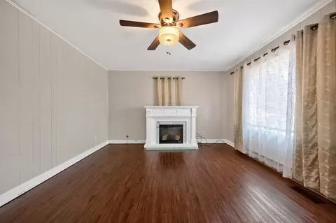 Living - 969 Ivanhoe Rd, Max Meadows, VA 24360 photo 2 of 4