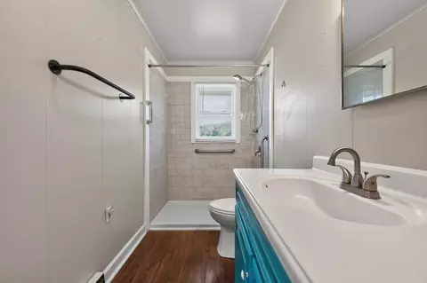 Bath - 969 Ivanhoe Rd, Max Meadows, VA 24360 photo 1 of 3