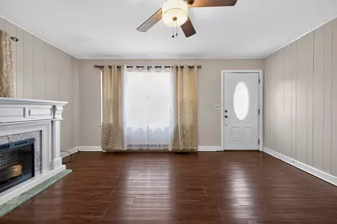 Living - 969 Ivanhoe Rd, Max Meadows, VA 24360 photo 3 of 4