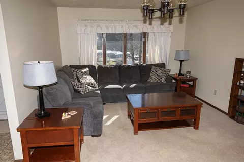 Living - 503 Birmingham Rd, Cedar Bluff, VA 24609 photo 4 of 4