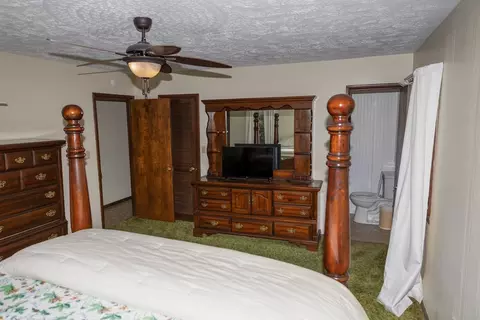 Bedroom - 503 Birmingham Rd, Cedar Bluff, VA 24609 photo 9 of 10