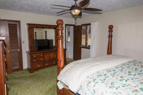 Bedroom - 503 Birmingham Rd, Cedar Bluff, VA 24609 photo 8 of 10