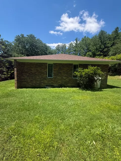 503 Birmingham Rd, Cedar Bluff, VA 24609 photo 3