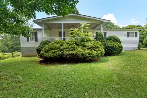 2257 Julia Simpkins Rd, Hiwassee, VA 24347