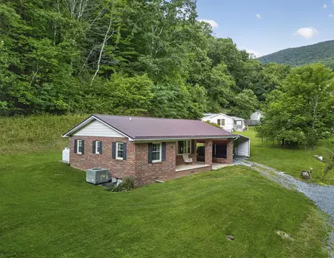138 Barbrow Hollow Rd, Saltville, VA 24370