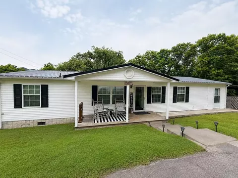 3095 Redbud Hwy, Honaker, VA 24260