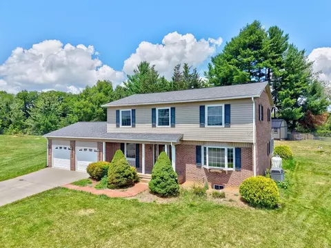 1270 Crestview Dr, Wytheville, VA 24382