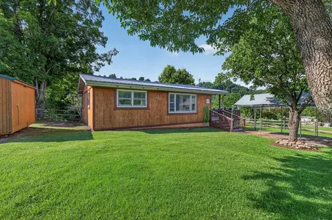 194 Autumn Chase Rd, Lebanon, VA 24266