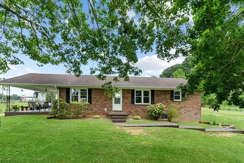 790 N Main, Rural Retreat, VA 24368