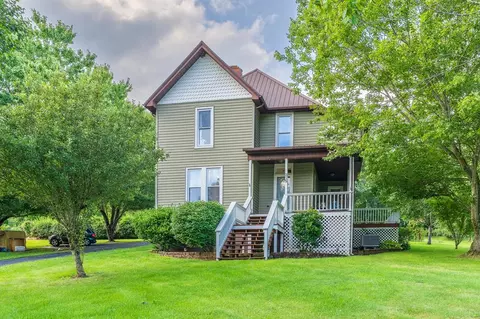 218 Richmond Ave, Rural Retreat, VA 24368