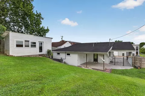 Exterior - 360 Trigg St, Abingdon, VA 24210 photo 3 of 3