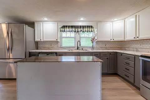 Kitchen - 19280 Repass Rd, Abingdon, VA 24210 photo 1 of 6