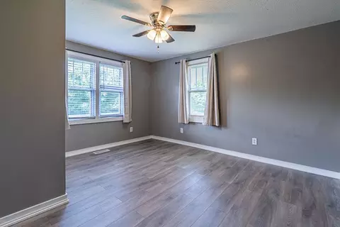 Bedroom - 19280 Repass Rd, Abingdon, VA 24210 photo 5 of 13