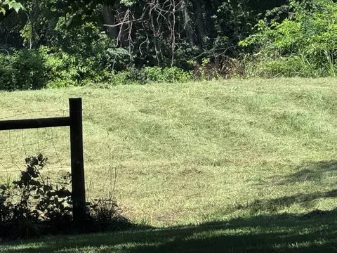 Exterior - 30005 Lee Hwy, Glade Spring, VA 24340 photo 6 of 17