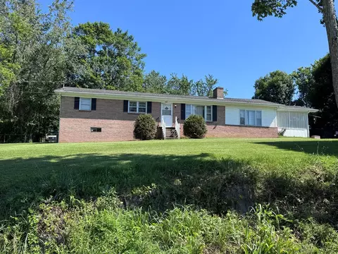 Exterior - 30005 Lee Hwy, Glade Spring, VA 24340 photo 7 of 17