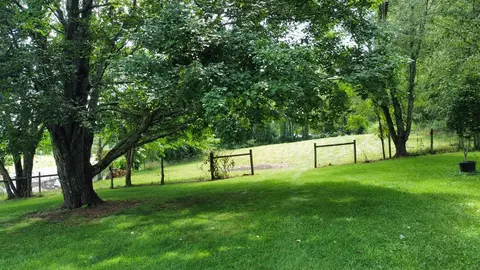 Exterior - 30005 Lee Hwy, Glade Spring, VA 24340 photo 16 of 17