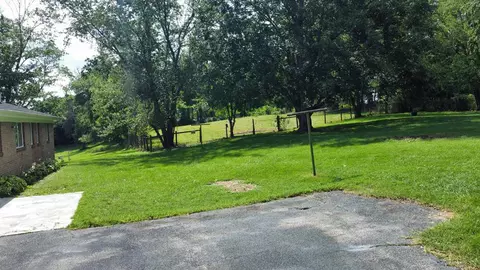 Exterior - 30005 Lee Hwy, Glade Spring, VA 24340 photo 13 of 17