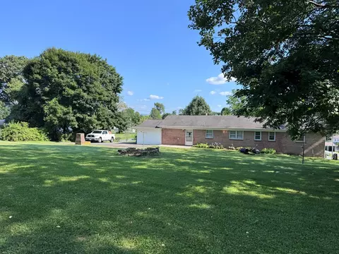 Exterior - 30005 Lee Hwy, Glade Spring, VA 24340 photo 3 of 17