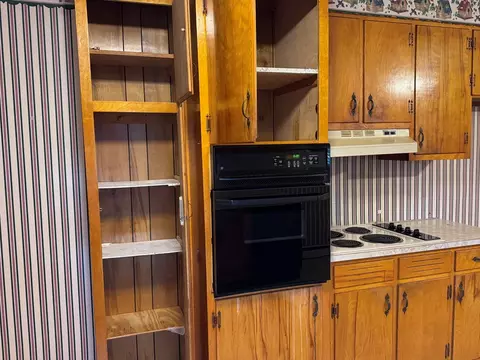 Kitchen - 30005 Lee Hwy, Glade Spring, VA 24340 photo 2 of 3