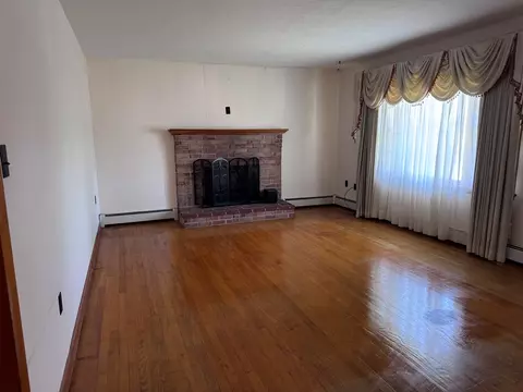 Living - 30005 Lee Hwy, Glade Spring, VA 24340 photo 1 of 4