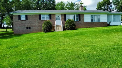 Exterior - 30005 Lee Hwy, Glade Spring, VA 24340 photo 14 of 17