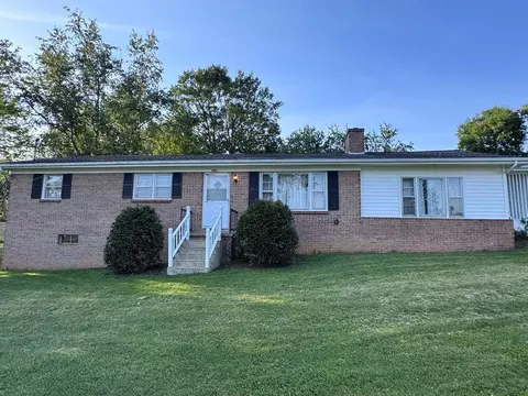 Exterior - 30005 Lee Hwy, Glade Spring, VA 24340 photo 2 of 17