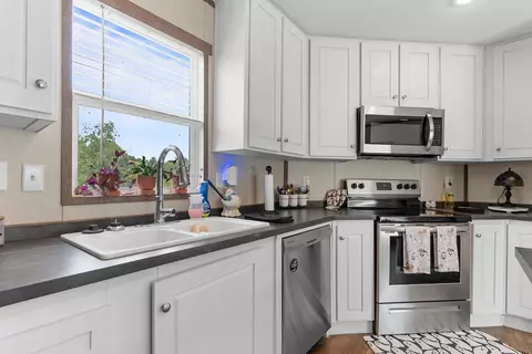 Kitchen - 3636 Pine Run Rd, Draper, VA 24324 photo 7 of 7