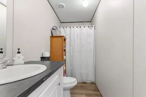 Bath - 3636 Pine Run Rd, Draper, VA 24324 photo 5 of 5