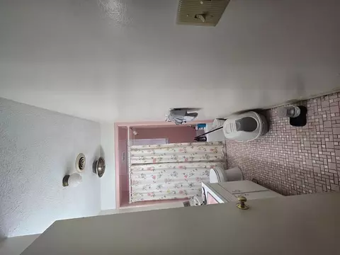 Bath - 2744 Everett St, Bristol, VA 24201 photo 1 of 1