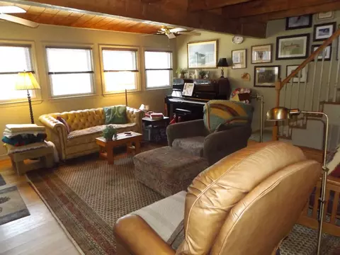 Living - 3340 Old River Ln, Independence, VA 24348 photo 3 of 4