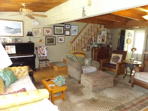 Living - 3340 Old River Ln, Independence, VA 24348 photo 4 of 4