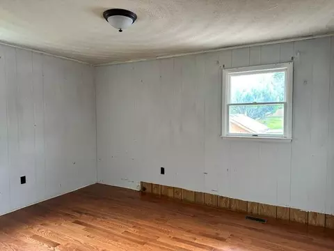 Bedroom - 695 Thru Dr, Pounding Mill, VA 24637 photo 2 of 3
