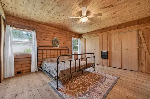 Bedroom - 110 Meadow View Trl, Fancy Gap, VA 24328 photo 9 of 10