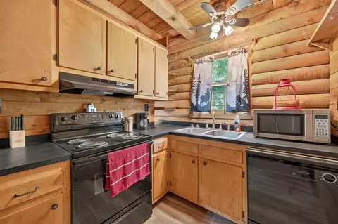 Kitchen - 110 Meadow View Trl, Fancy Gap, VA 24328 photo 5 of 7