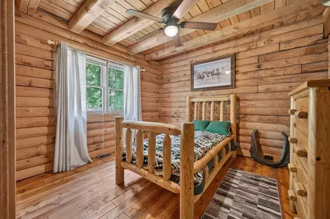 Bedroom - 110 Meadow View Trl, Fancy Gap, VA 24328 photo 4 of 10