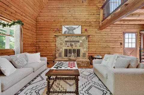 Living - 110 Meadow View Trl, Fancy Gap, VA 24328 photo 3 of 8