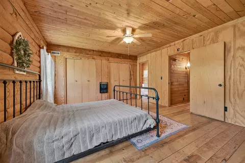 Bedroom - 110 Meadow View Trl, Fancy Gap, VA 24328 photo 8 of 10