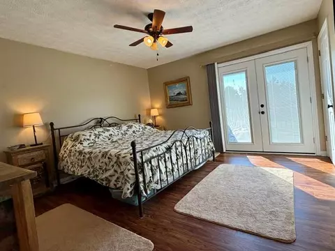 Bedroom - 672 Evergreen Trl, Fancy Gap, VA 24328 photo 1 of 5