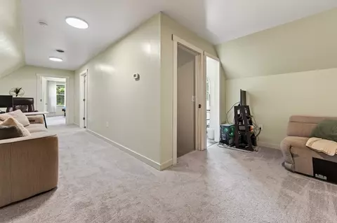 Entry Way - 208 Bearclaw Ln, Max Meadows, VA 24360 photo 6 of 9