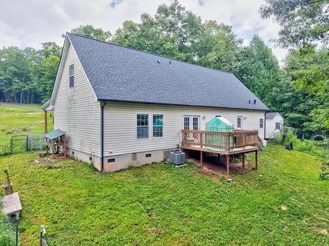 Exterior - 208 Bearclaw Ln, Max Meadows, VA 24360 photo 14 of 24
