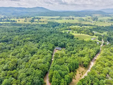 View/Area - 208 Bearclaw Ln, Max Meadows, VA 24360 photo 4 of 14
