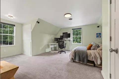 Bedroom - 208 Bearclaw Ln, Max Meadows, VA 24360 photo 10 of 13