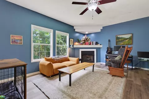 Living - 208 Bearclaw Ln, Max Meadows, VA 24360 photo 1 of 2