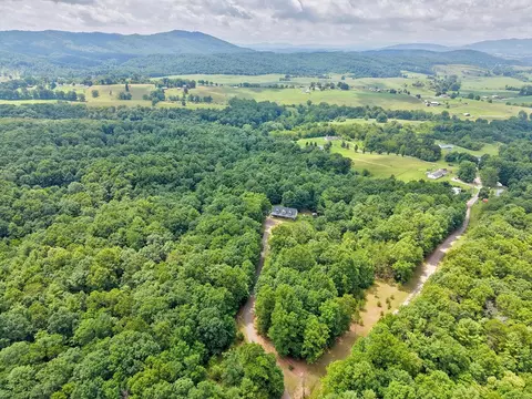 View/Area - 208 Bearclaw Ln, Max Meadows, VA 24360 photo 5 of 14
