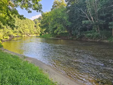 409 River Place Ln, Galax, VA 24333 photo 2