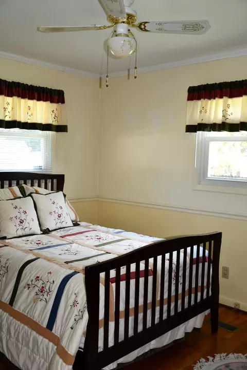 Bedroom - 305 Birch Ln, Cedar Bluff, VA 24609 photo 6 of 8