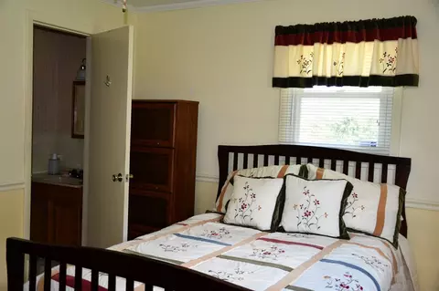 Bedroom - 305 Birch Ln, Cedar Bluff, VA 24609 photo 7 of 8