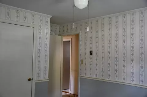 Bedroom - 305 Birch Ln, Cedar Bluff, VA 24609 photo 5 of 8