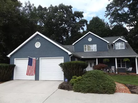 1201 Lynn St, Hillsville, VA 24343